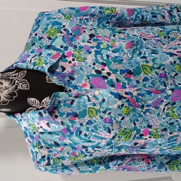 🆕 🌊HTF Lilly Pulitzer🌊 - Sea View Button Down - Picture 8 of 16